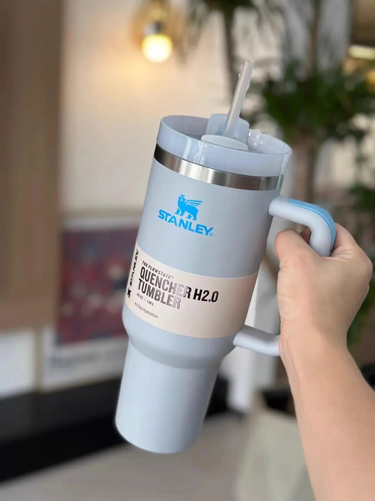 STANLEY Quencher 2.0: Der Edelstahl Vakuumisolierbecher, der Nachhaltigkeit und Trend vereint STANLEY Quencher 2.0: Der Edelstahl Vakuumisolierbecher, der Nachhaltigkeit und Trend vereint